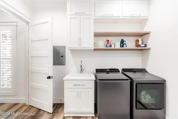 $749,999 | 7808 Songbird Lane, Moss Point, MS 39562