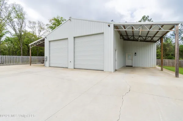 $749,999 | 7808 Songbird Lane, Moss Point, MS 39562