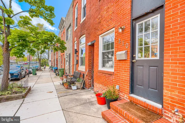 $2,200 | 810 South Luzerne Avenue, Baltimore, MD 21224