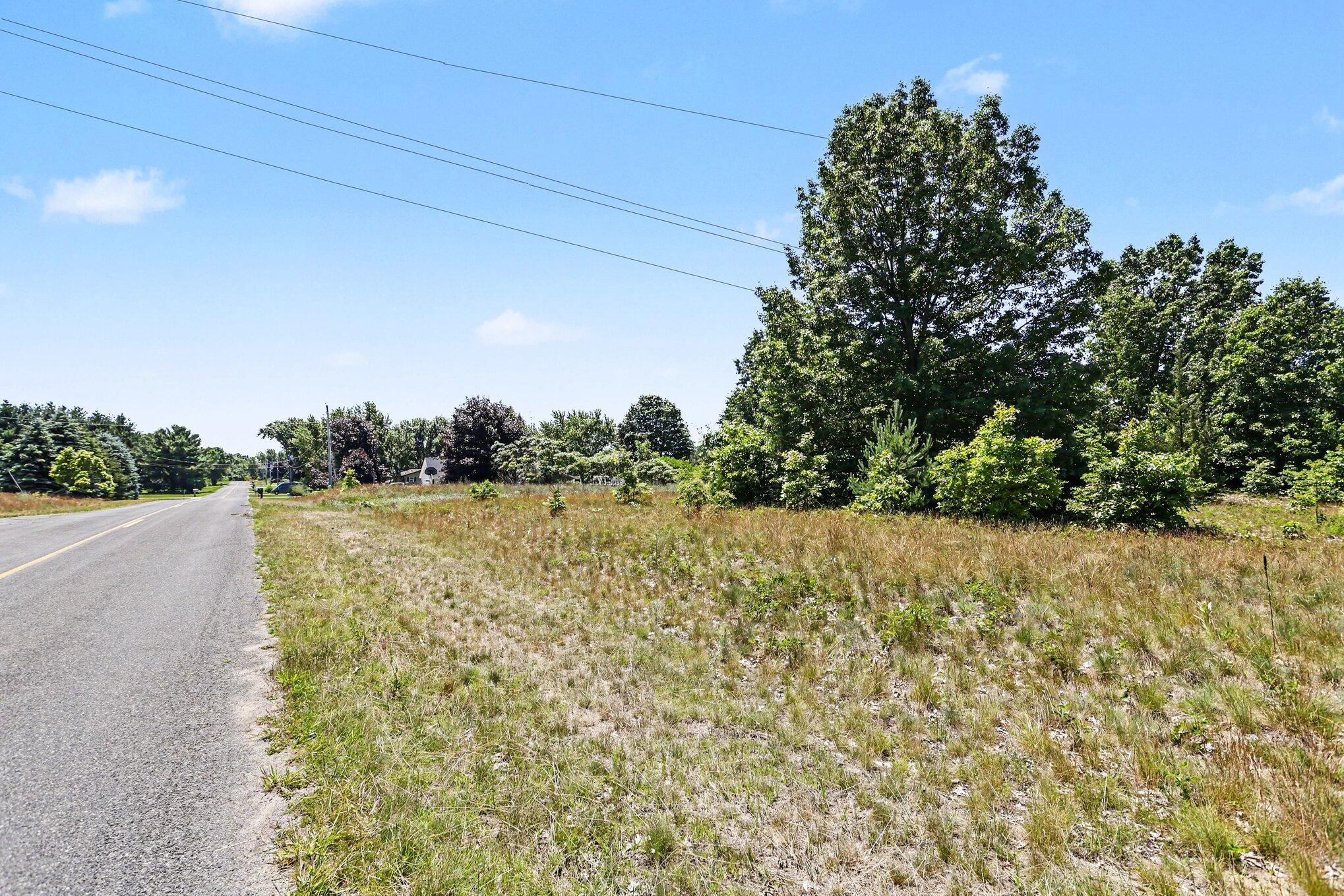 Vl Broderick Road Benton Harbor, MI 49022 - Photo 5 of 11 05_StreetLevel_DownRoad