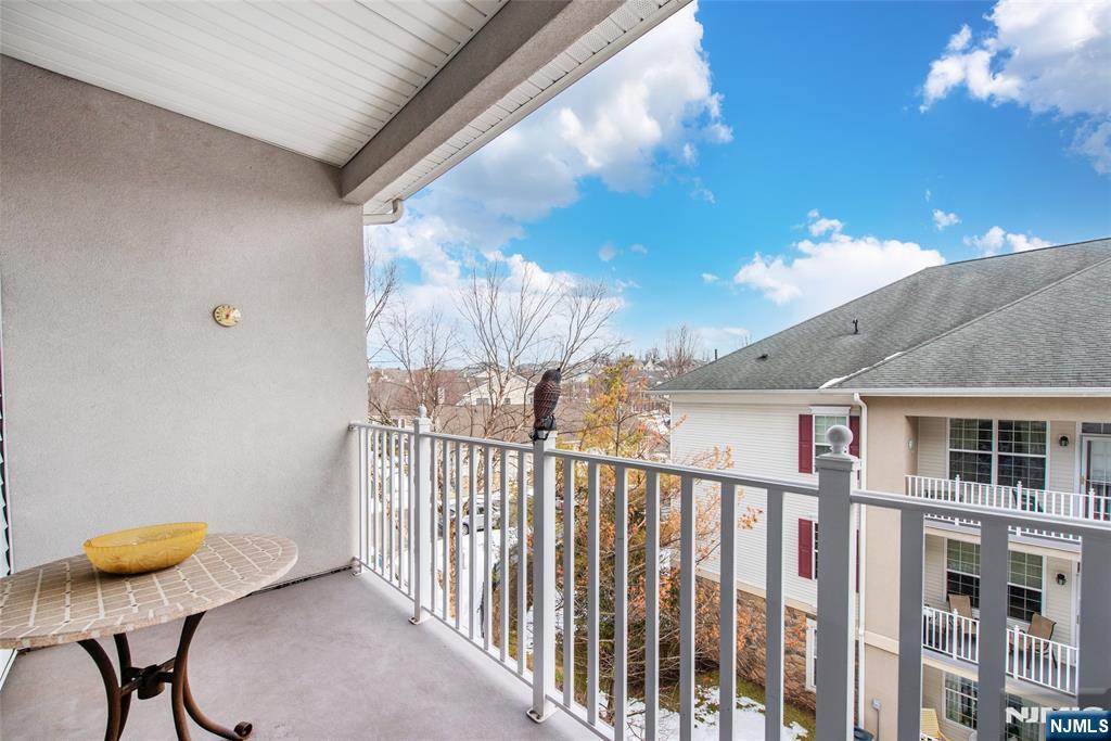 9 Cliff Road Woodland Park, NJ 07424 - Photo 23 of 25 a view of a balcony