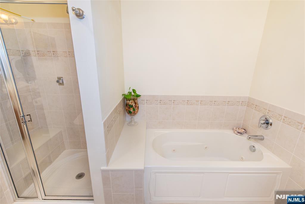 9 Cliff Road Woodland Park, NJ 07424 - Photo 5 of 25