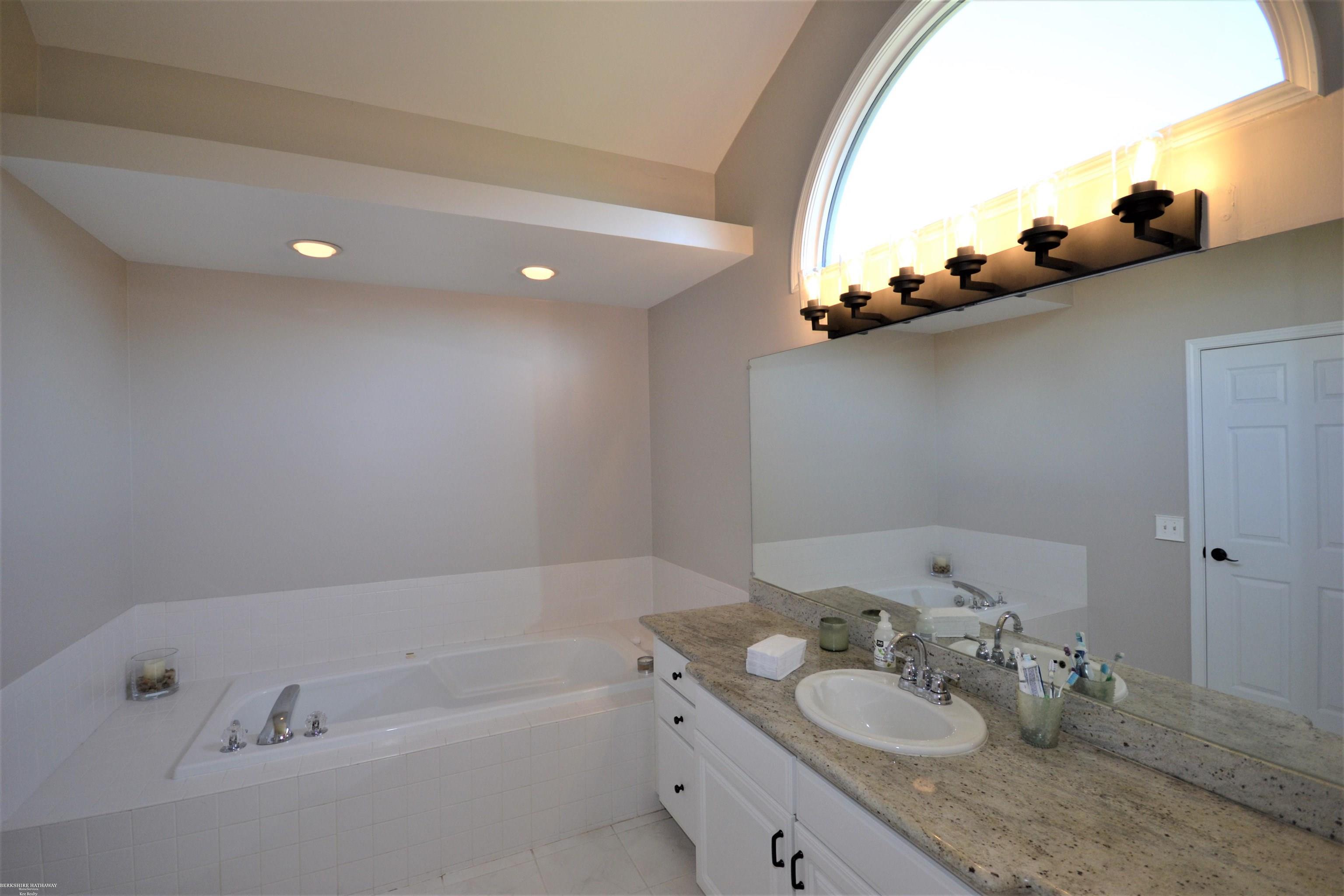 1813 Fox Run Rochester Hills, MI 48306 - Photo 41 of 68