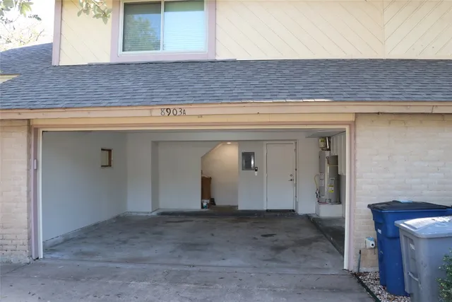 a view of a walk in closet