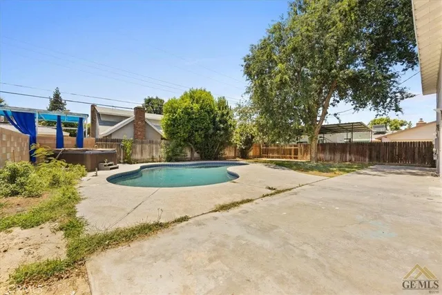 $425,000 | 4005 Madrid Avenue, Bakersfield, CA 93309