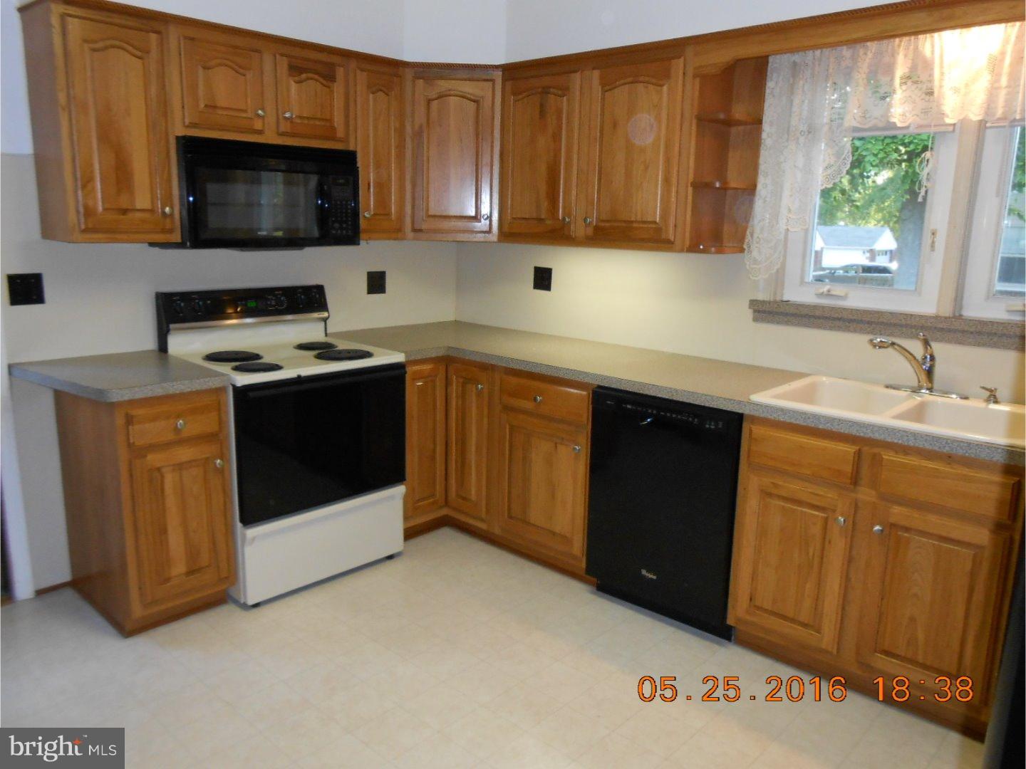 2927 Ogletown Road Newark, DE 19713 - Photo 3 of 25