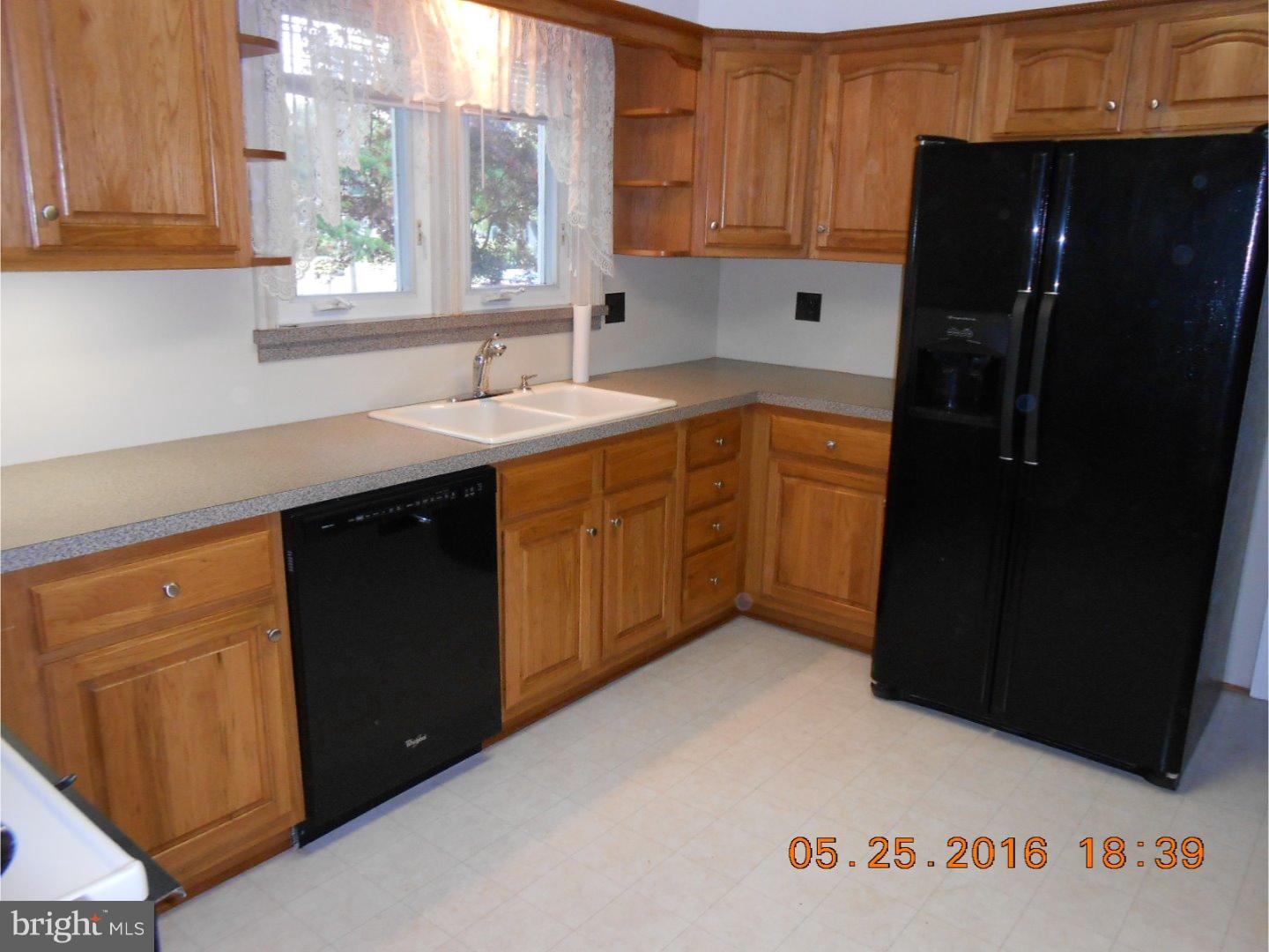 2927 Ogletown Road Newark, DE 19713 - Photo 7 of 25