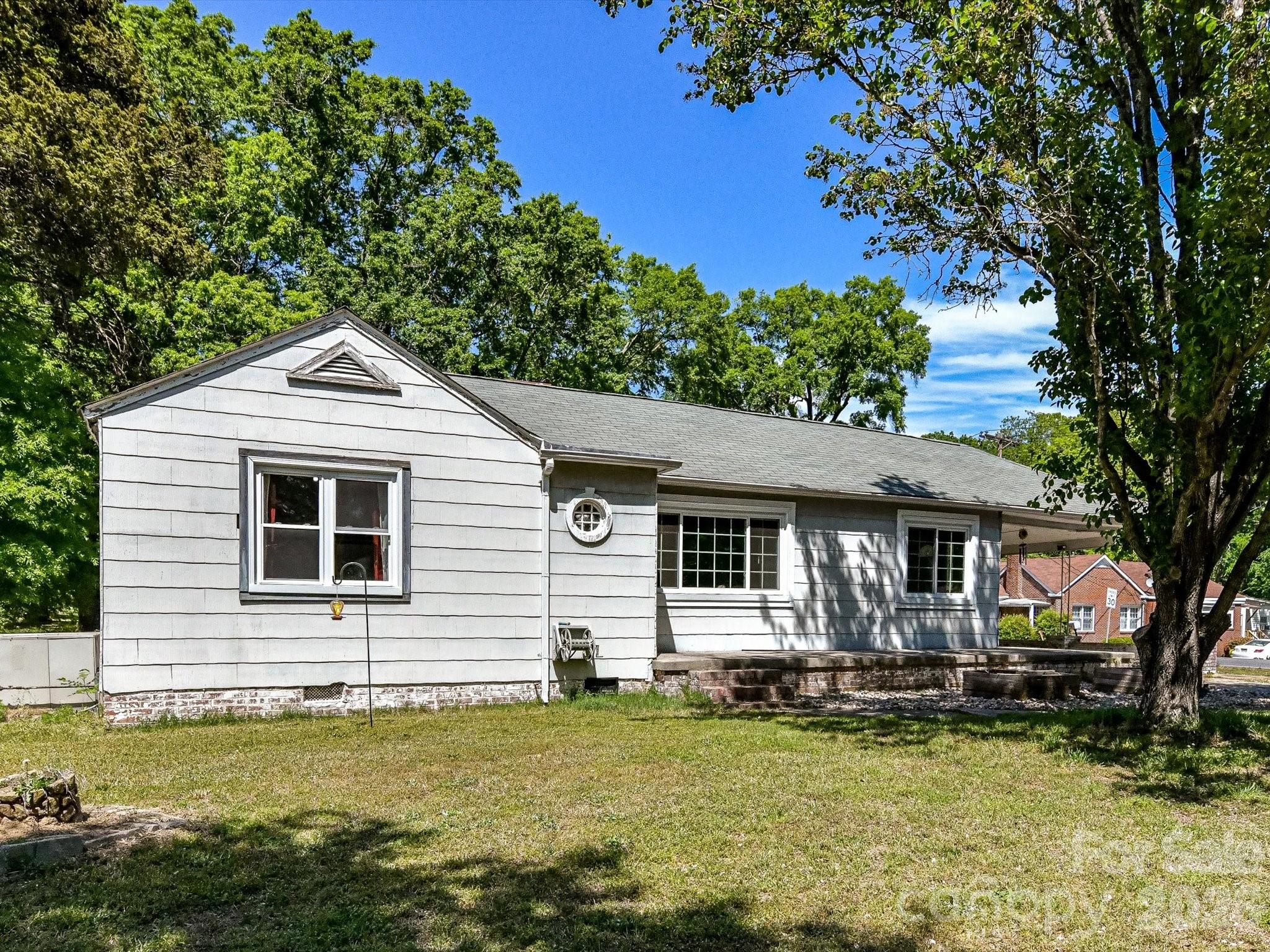 154 Lancaster Street Chester, SC 29706 - Photo 3 of 22