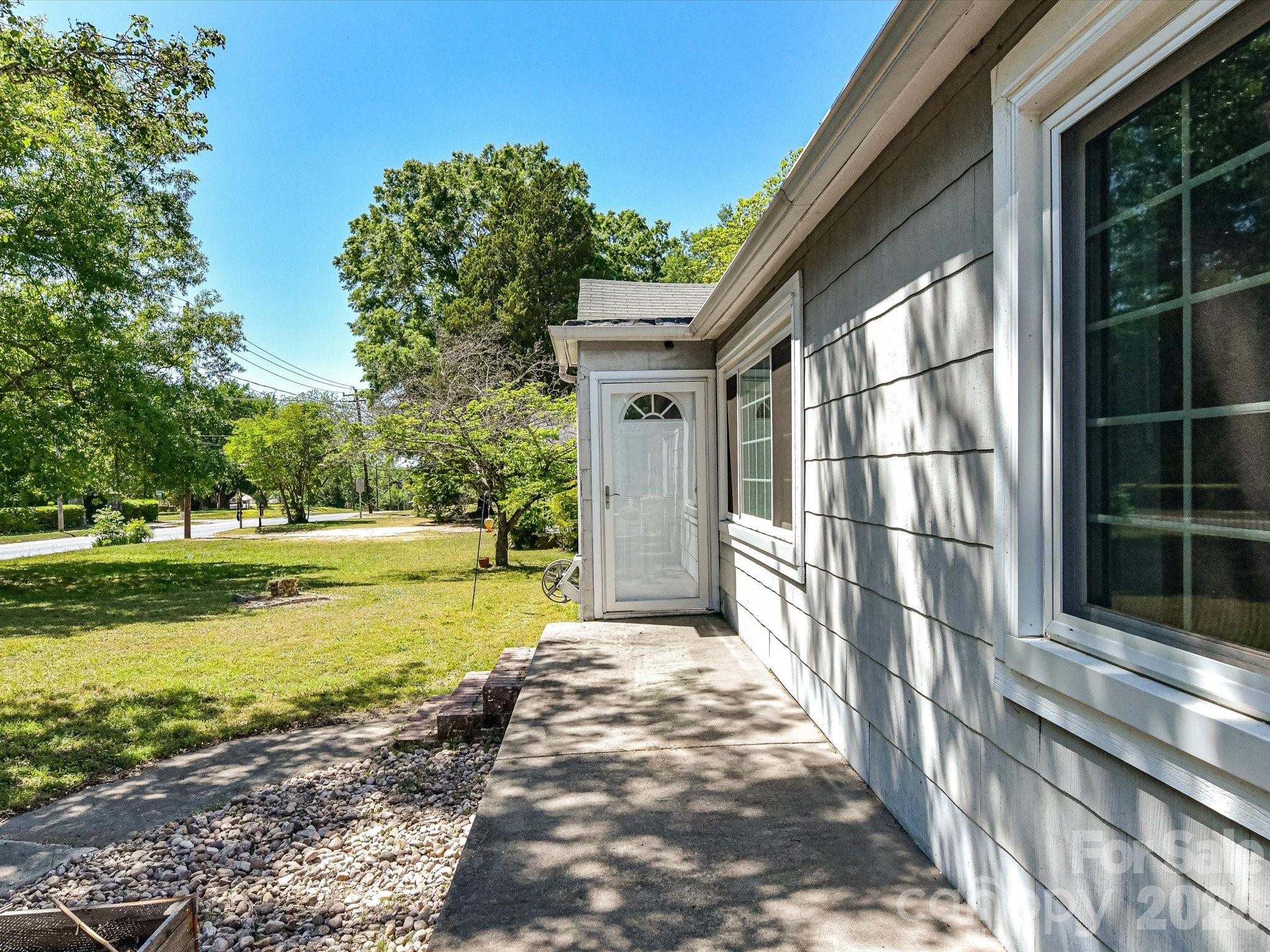 154 Lancaster Street Chester, SC 29706 - Photo 4 of 22