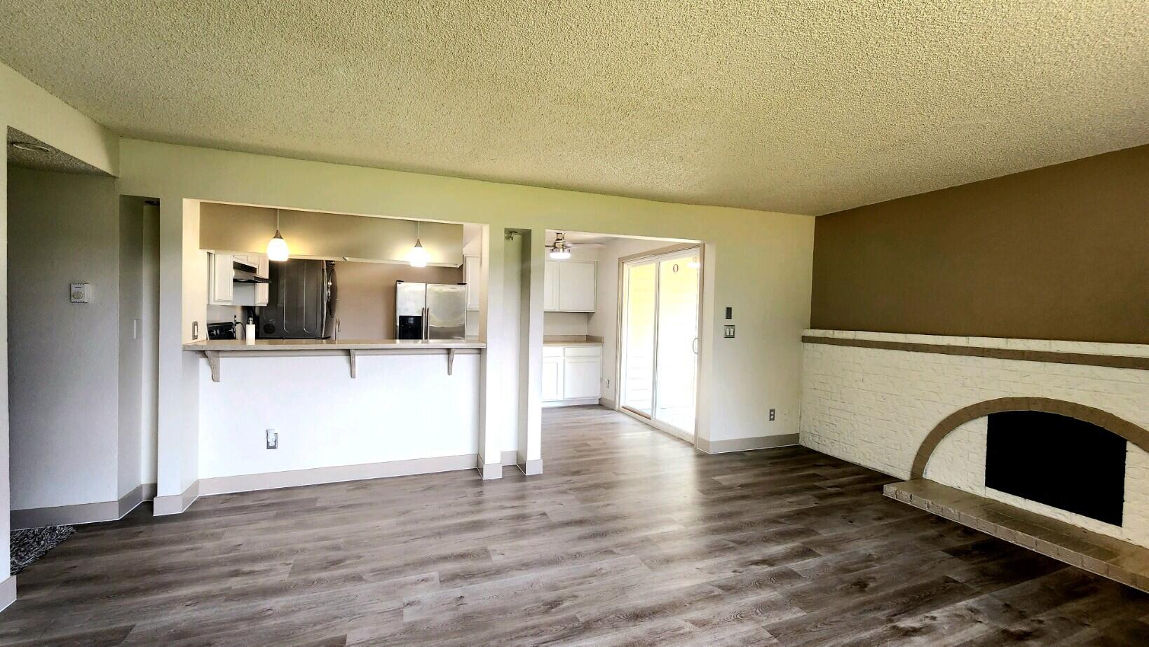 2927 Northeast Rene Avenue Gresham, OR 97030 - Photo 3 of 13 Dickerson living towards bar