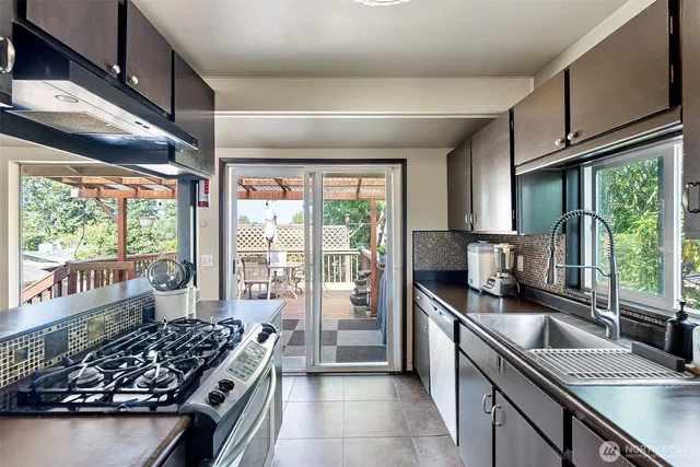 $569,900 | 1312 East Hope Street, Bremerton, WA 98310