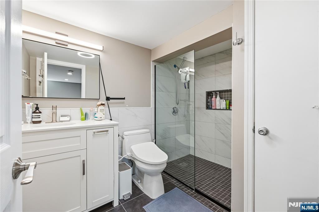 850 Edgewater Avenue Ridgefield, NJ 07657 - Photo 20 of 33