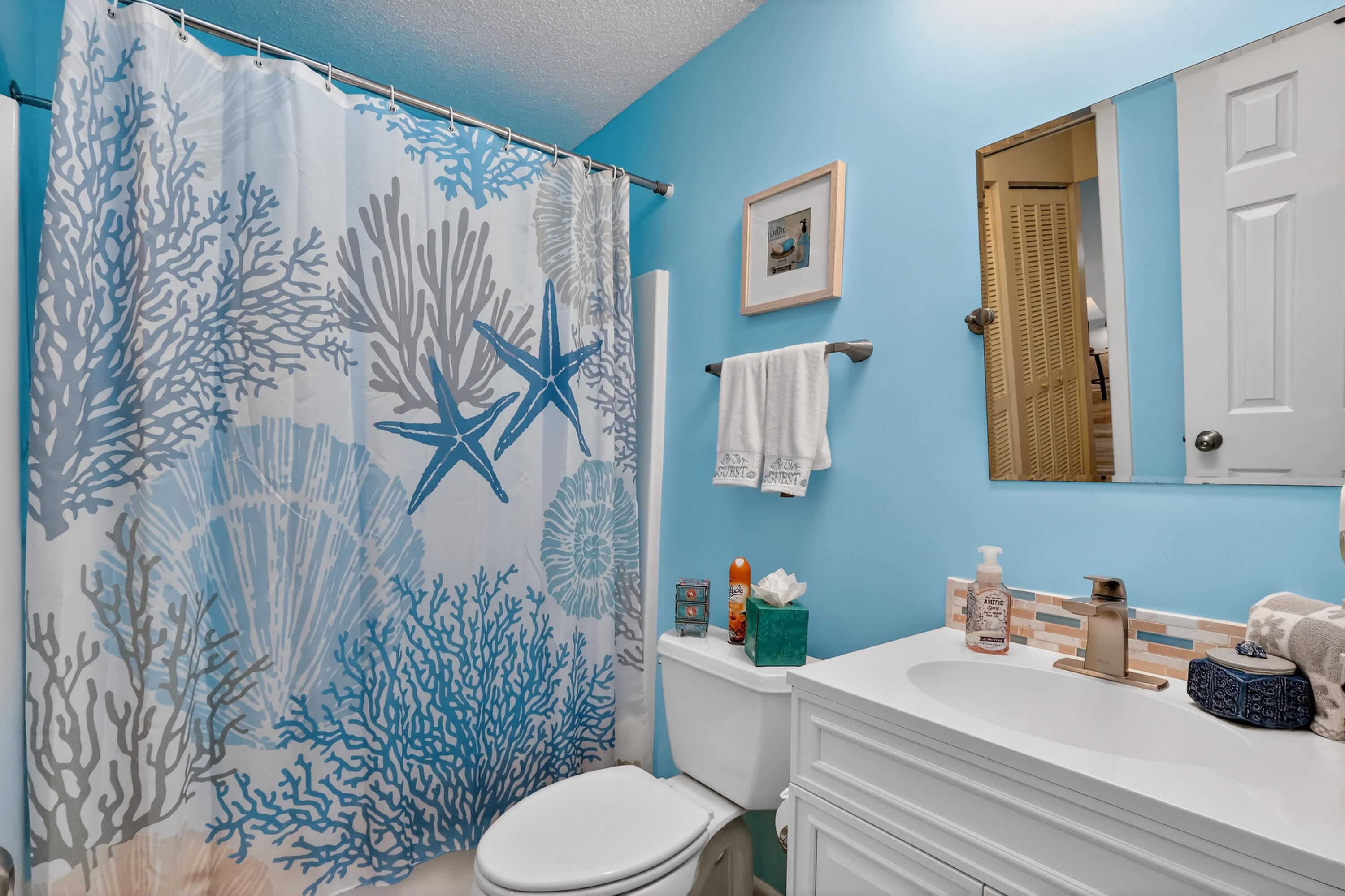 8388 Southeast Croft Circle, Unit P9 Hobe Sound, FL 33455 - Photo 26 of 43 Bathroom 2