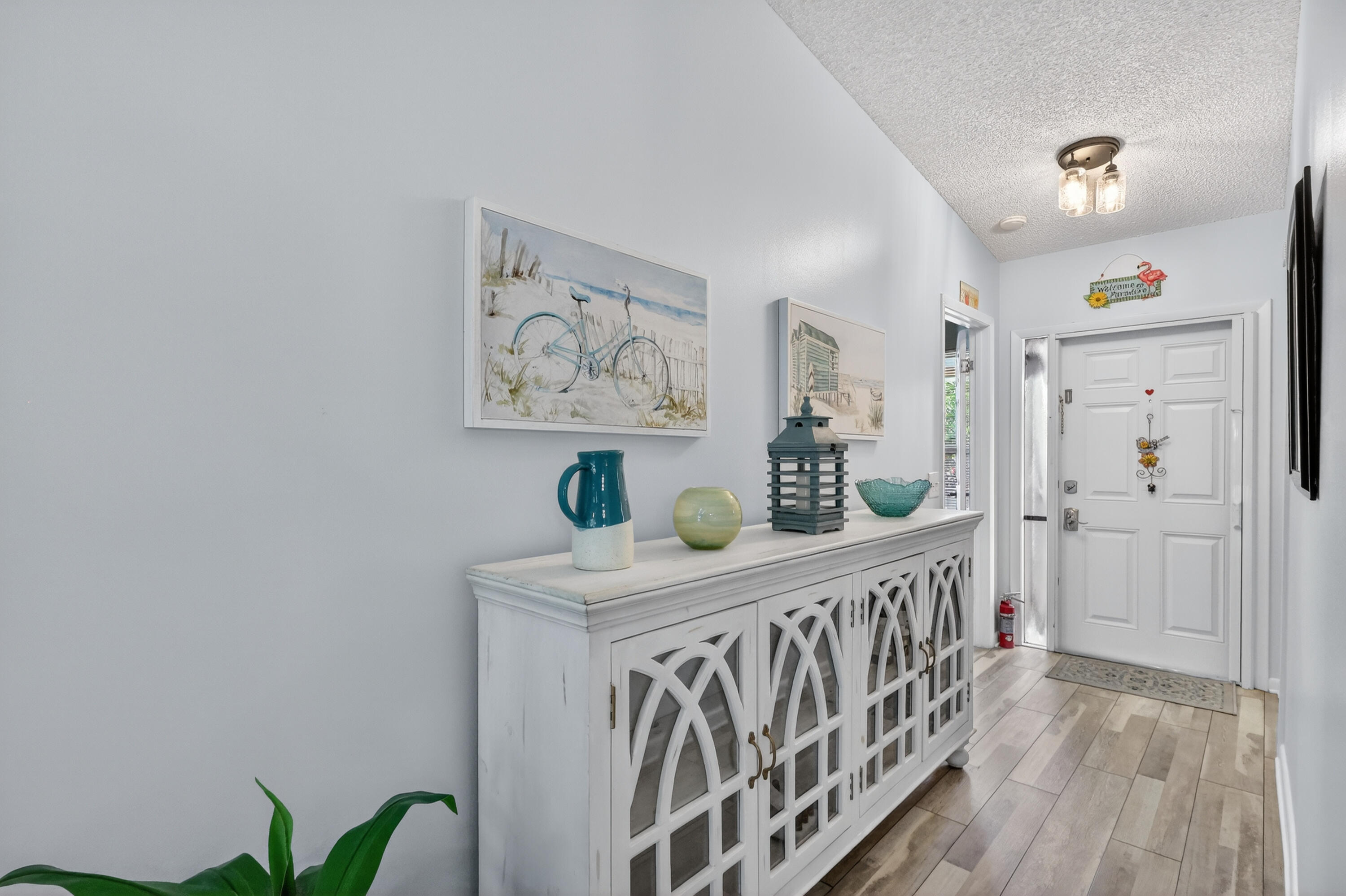 8388 Southeast Croft Circle, Unit P9 Hobe Sound, FL 33455 - Photo 4 of 43 Hallway