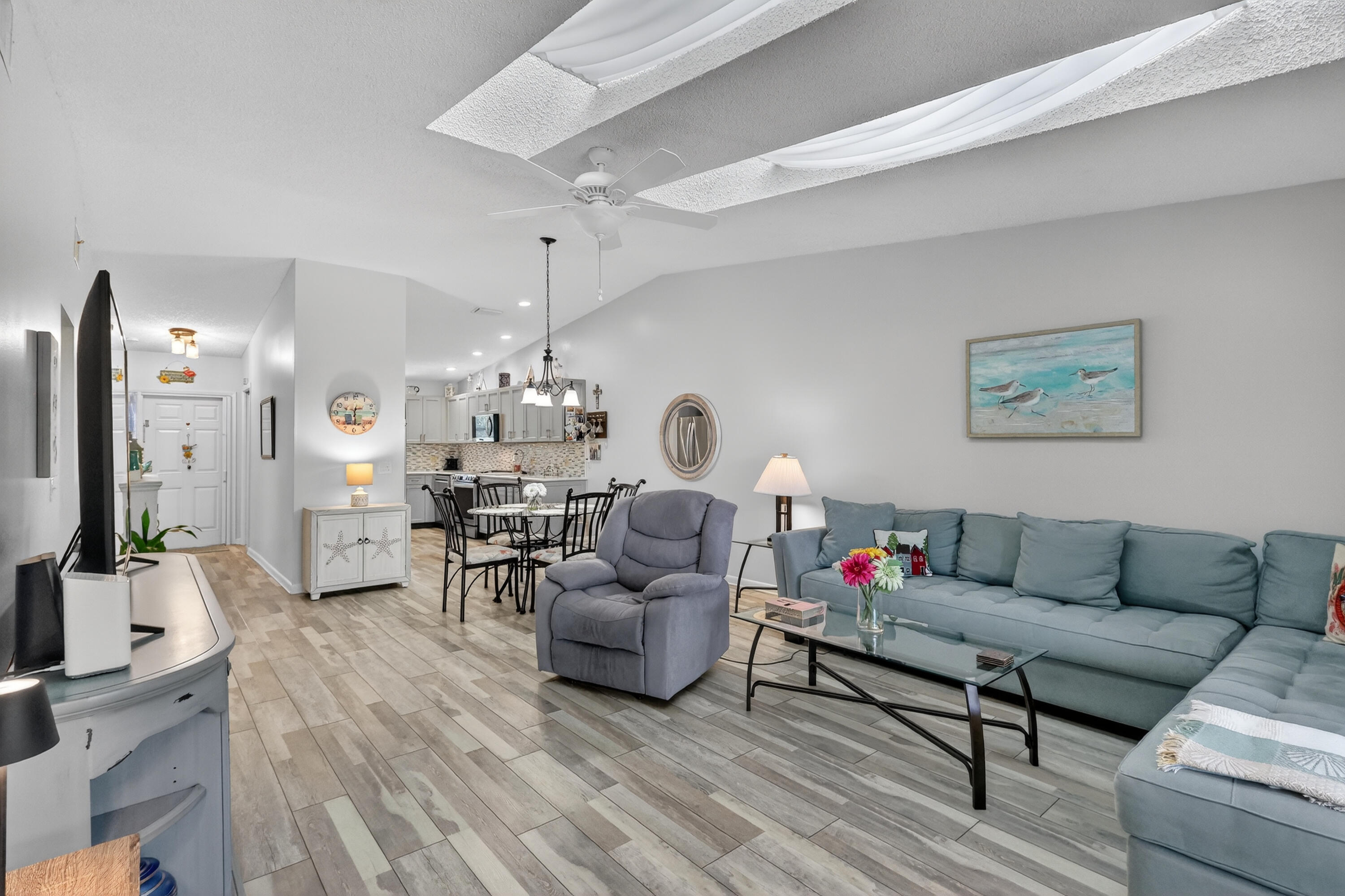 8388 Southeast Croft Circle, Unit P9 Hobe Sound, FL 33455 - Photo 8 of 43 Living Room