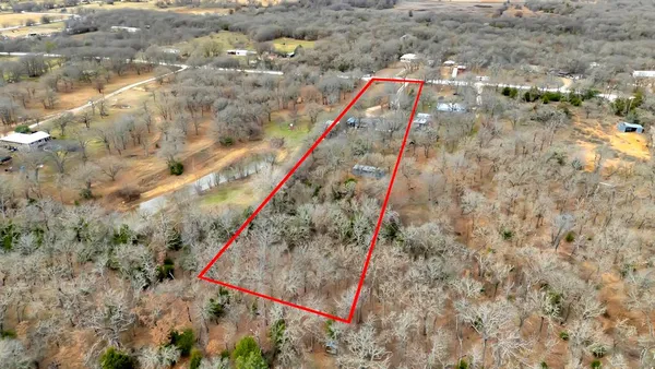 a view of an outdoor space