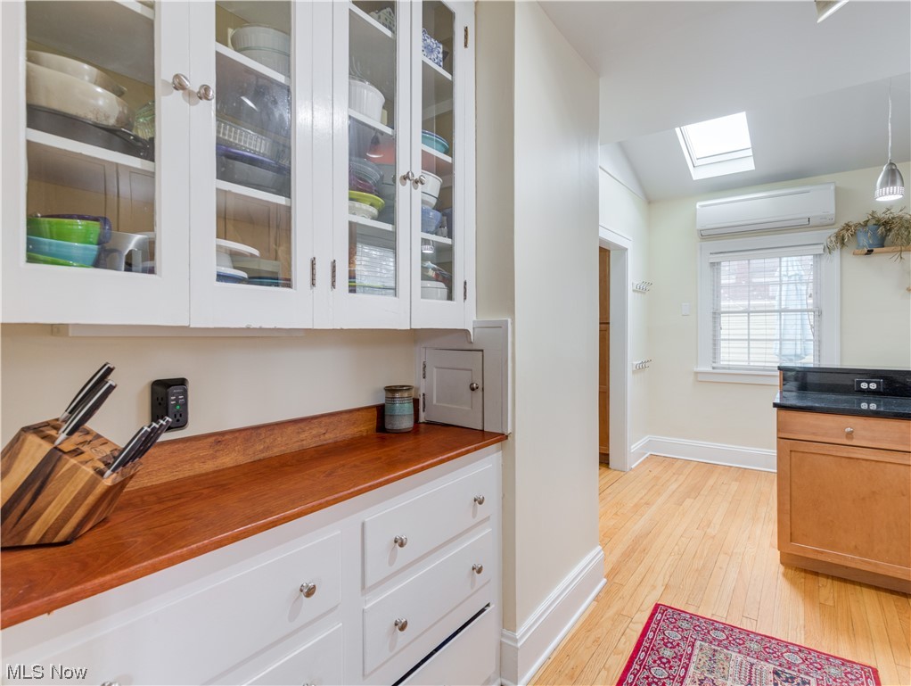 17321 Fernway Road Cleveland, OH 44120 - Photo 11 of 23 Gallery Image 11