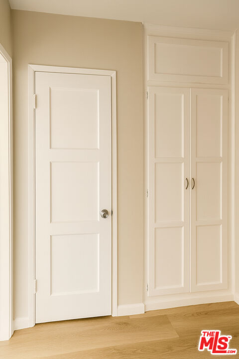 4064 South Muirfield Road, Unit C Los Angeles, CA 90008 - Photo 5 of 19 a view of front door