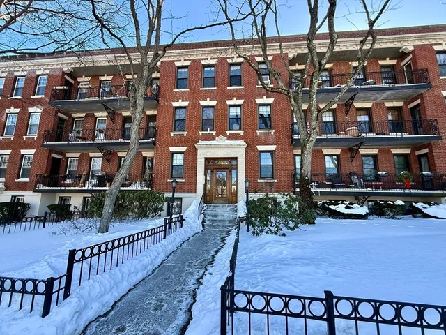 $390,000 | 1754 Commonwealth Avenue, Unit B, Boston, MA 02135