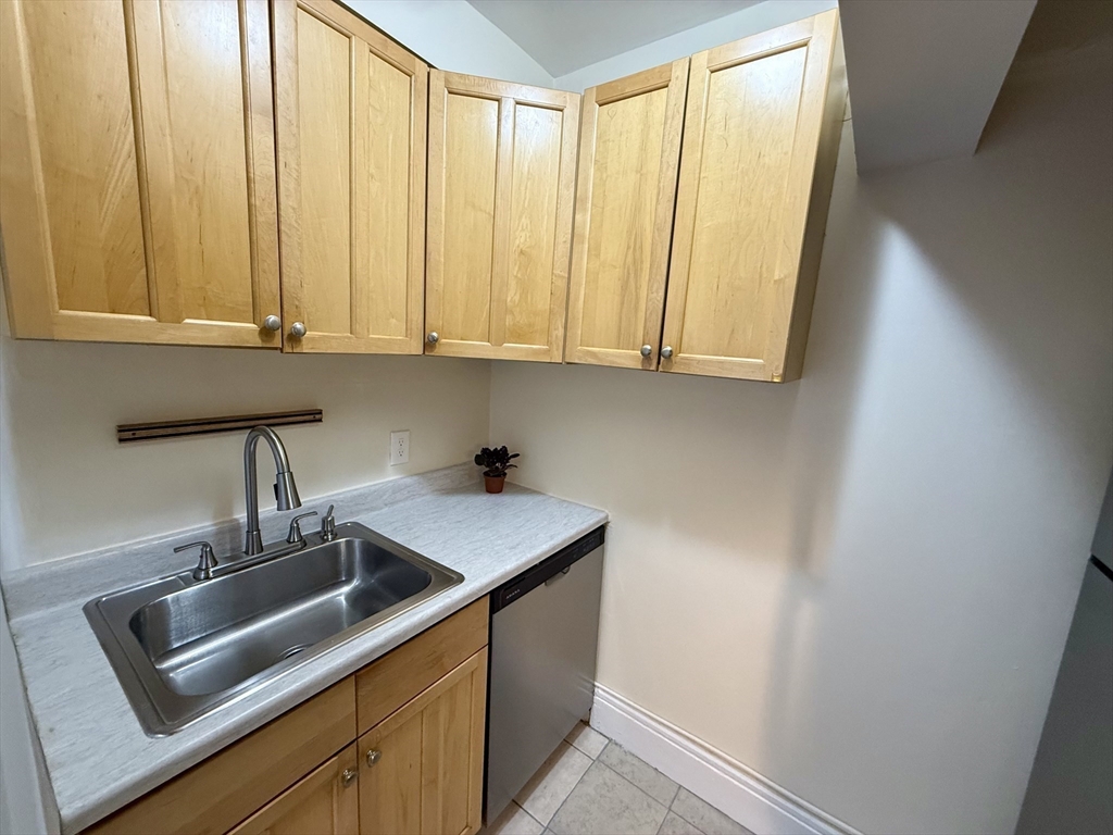 1754 Commonwealth Avenue, Unit B Boston, MA 02135 - Photo 8 of 21
