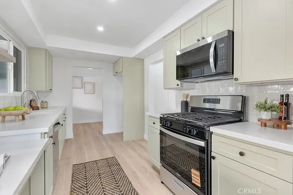 $924,900 | 10579 Lev Avenue, Mission Hills, CA 91345