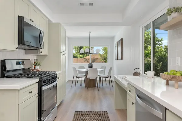$924,900 | 10579 Lev Avenue, Mission Hills, CA 91345
