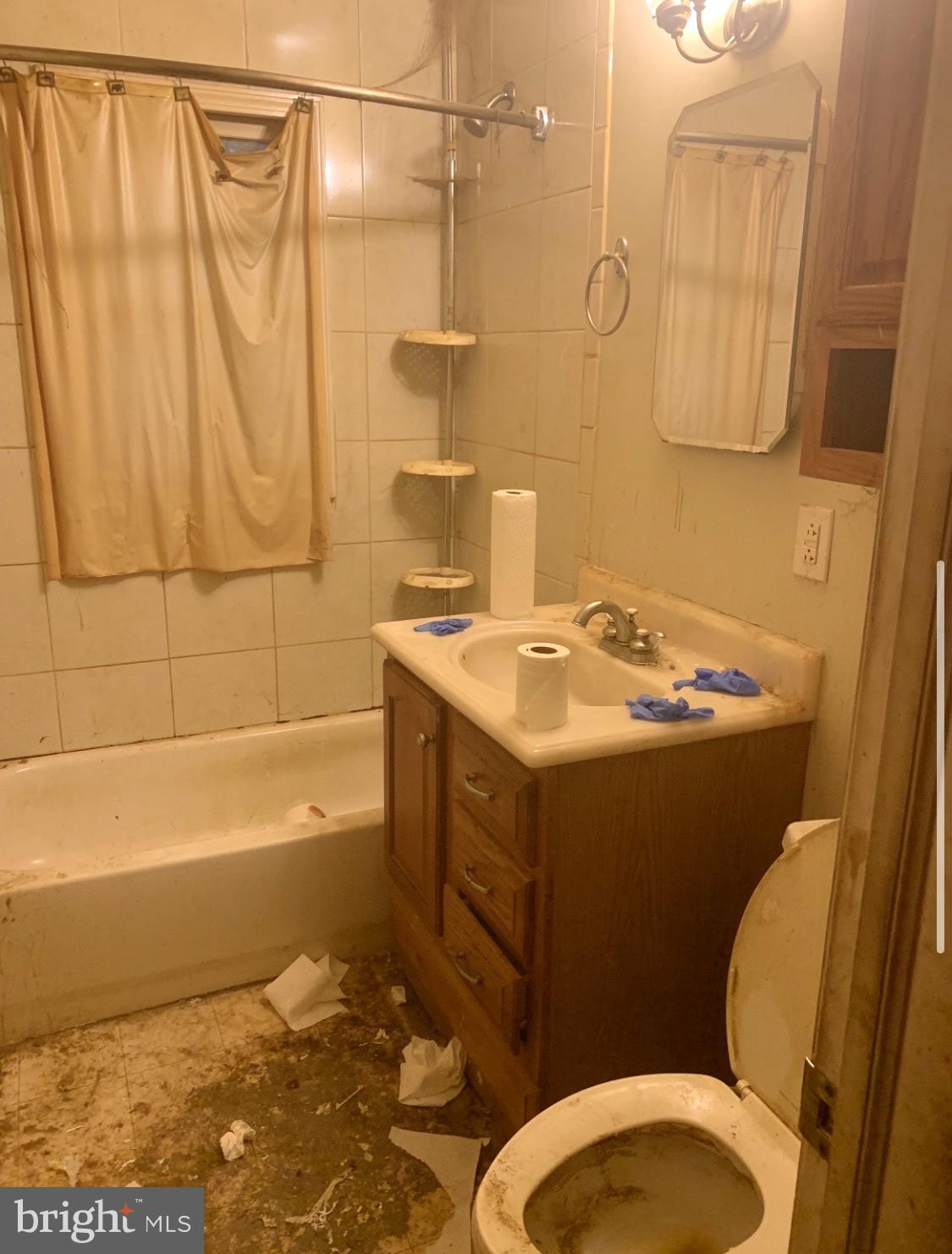 8323 Rolling Road Manassas, VA 20110 - Photo 3 of 6