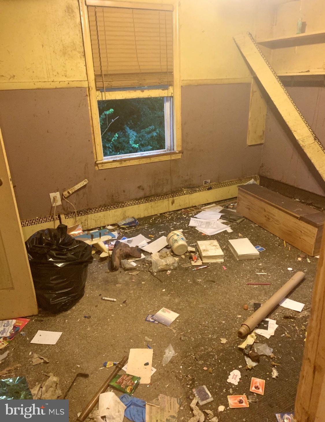 8323 Rolling Road Manassas, VA 20110 - Photo 5 of 6