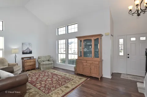$399,900 | 1656 Warrington Lane, Crystal Lake, IL 60014