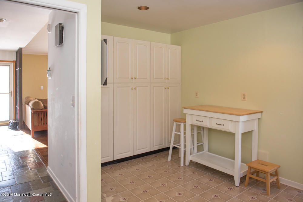 18 Crawford Road Middletown, NJ 07748 - Photo 8 of 24 jt (10 of 47)