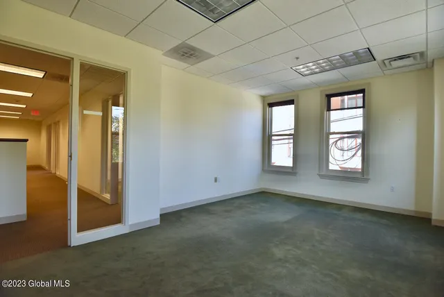 $18 | 37 Henry Street, Unit 201A, Saratoga Springs, NY 12866