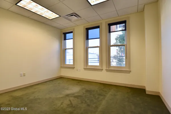 $18 | 37 Henry Street, Unit 201A, Saratoga Springs, NY 12866