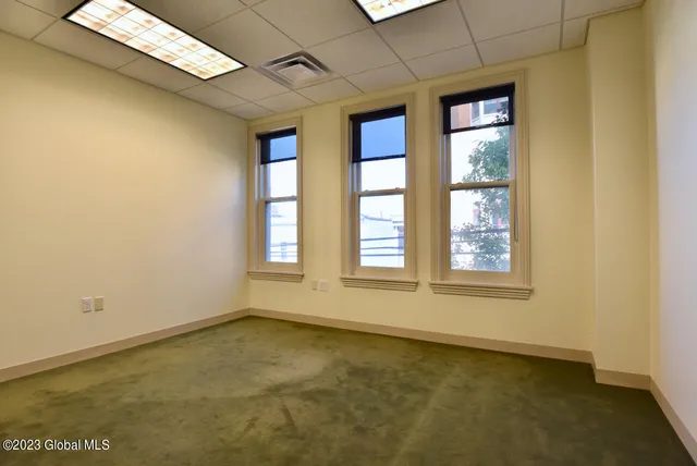 $18 | 37 Henry Street, Unit 201A, Saratoga Springs, NY 12866