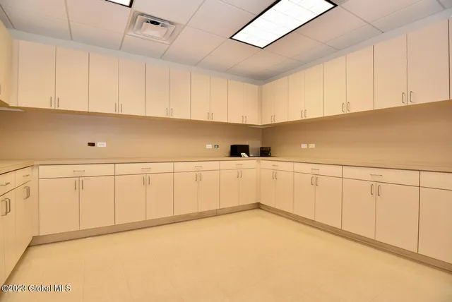 $18 | 37 Henry Street, Unit 201A, Saratoga Springs, NY 12866