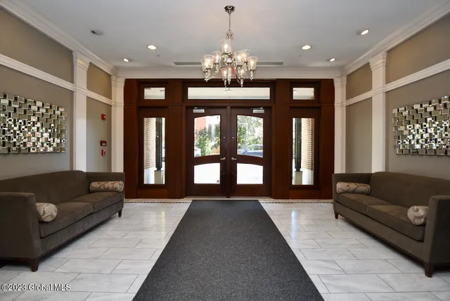 $18 | 37 Henry Street, Unit 201A, Saratoga Springs, NY 12866