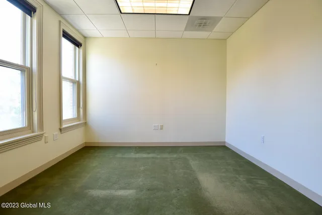 $18 | 37 Henry Street, Unit 201A, Saratoga Springs, NY 12866