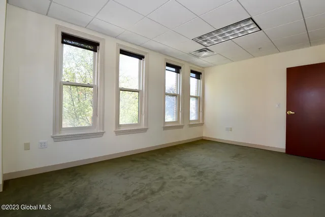 $18 | 37 Henry Street, Unit 201A, Saratoga Springs, NY 12866