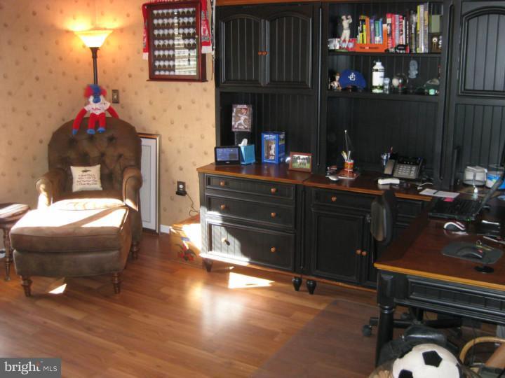 9843 Verree Road Philadelphia, PA 19115 - Photo 16 of 22