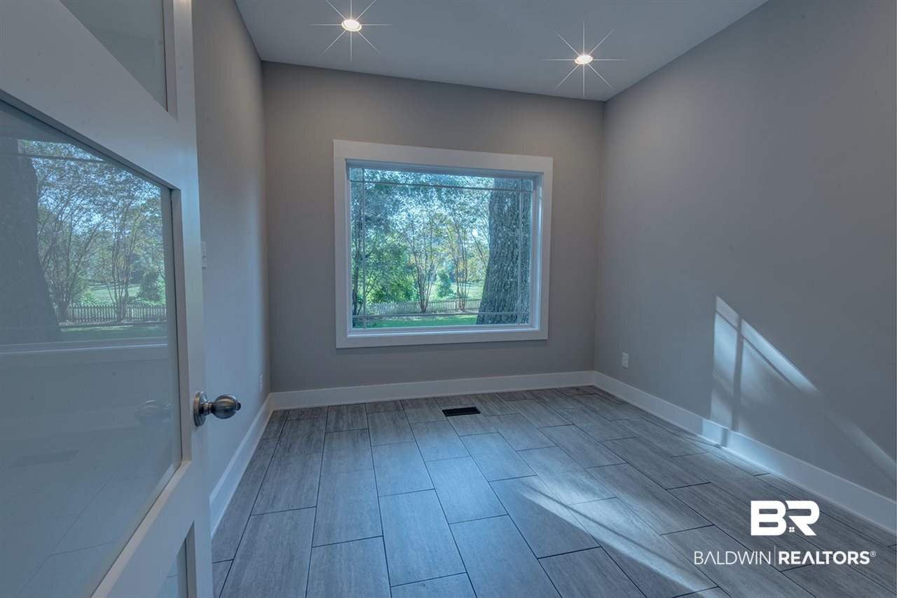 458 Ivy Circle Fairhope, AL 36532 - Photo 16 of 19 Mudroom