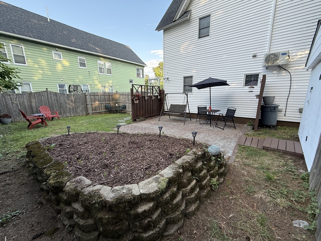 11 Amherst Street Worcester, MA 01602 - Photo 28 of 30