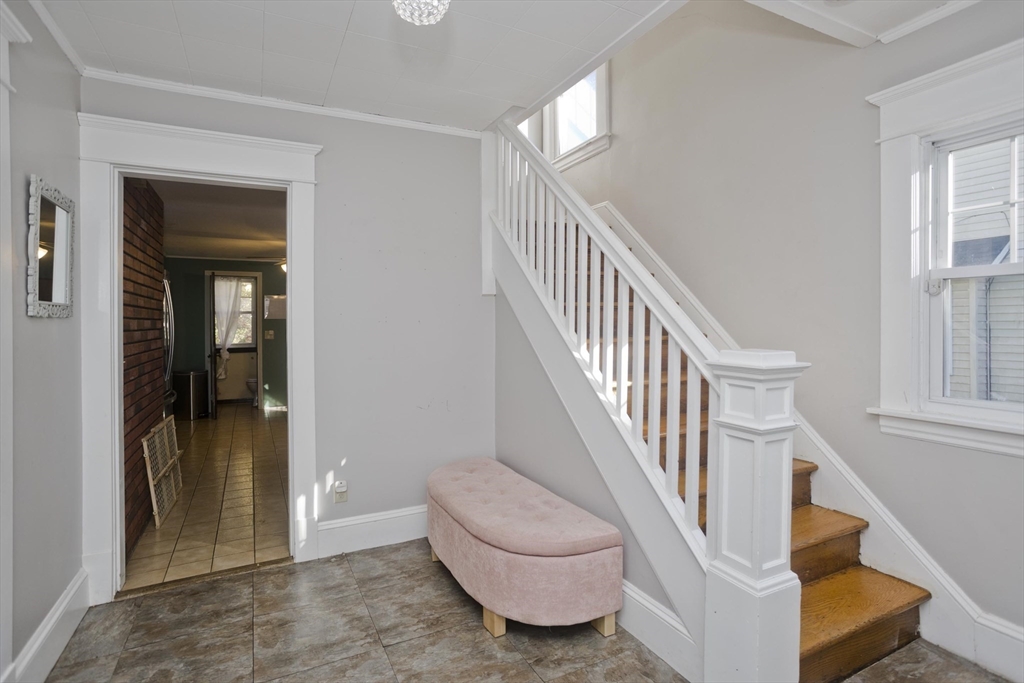 165 Belvidere Street Springfield, MA 01108 - Photo 3 of 37
