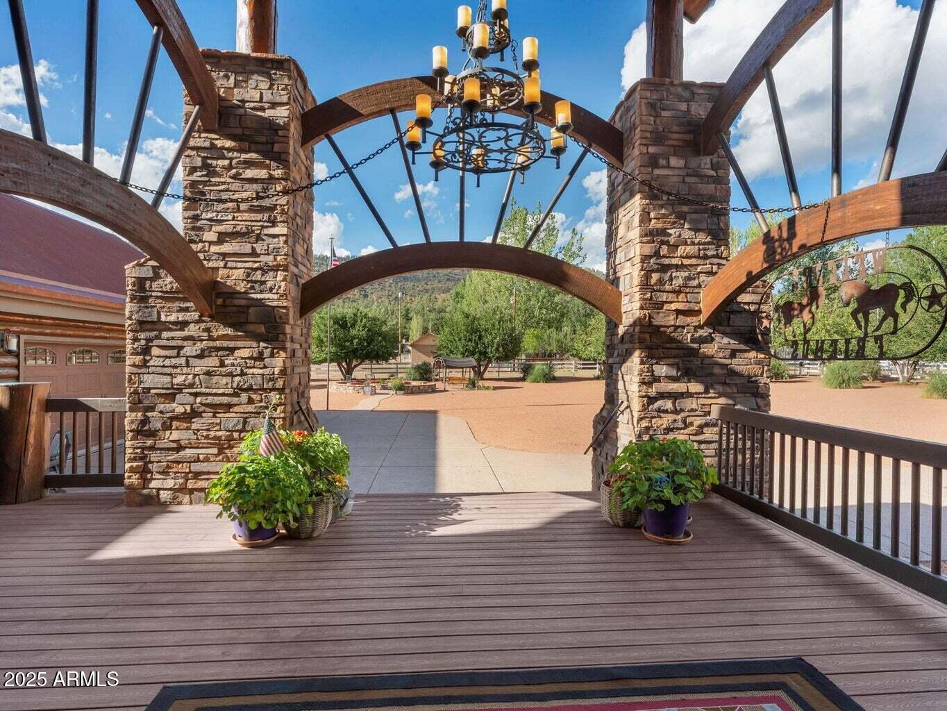 9361 Juniper Road Strawberry, AZ 85544 - Photo 11 of 104 11