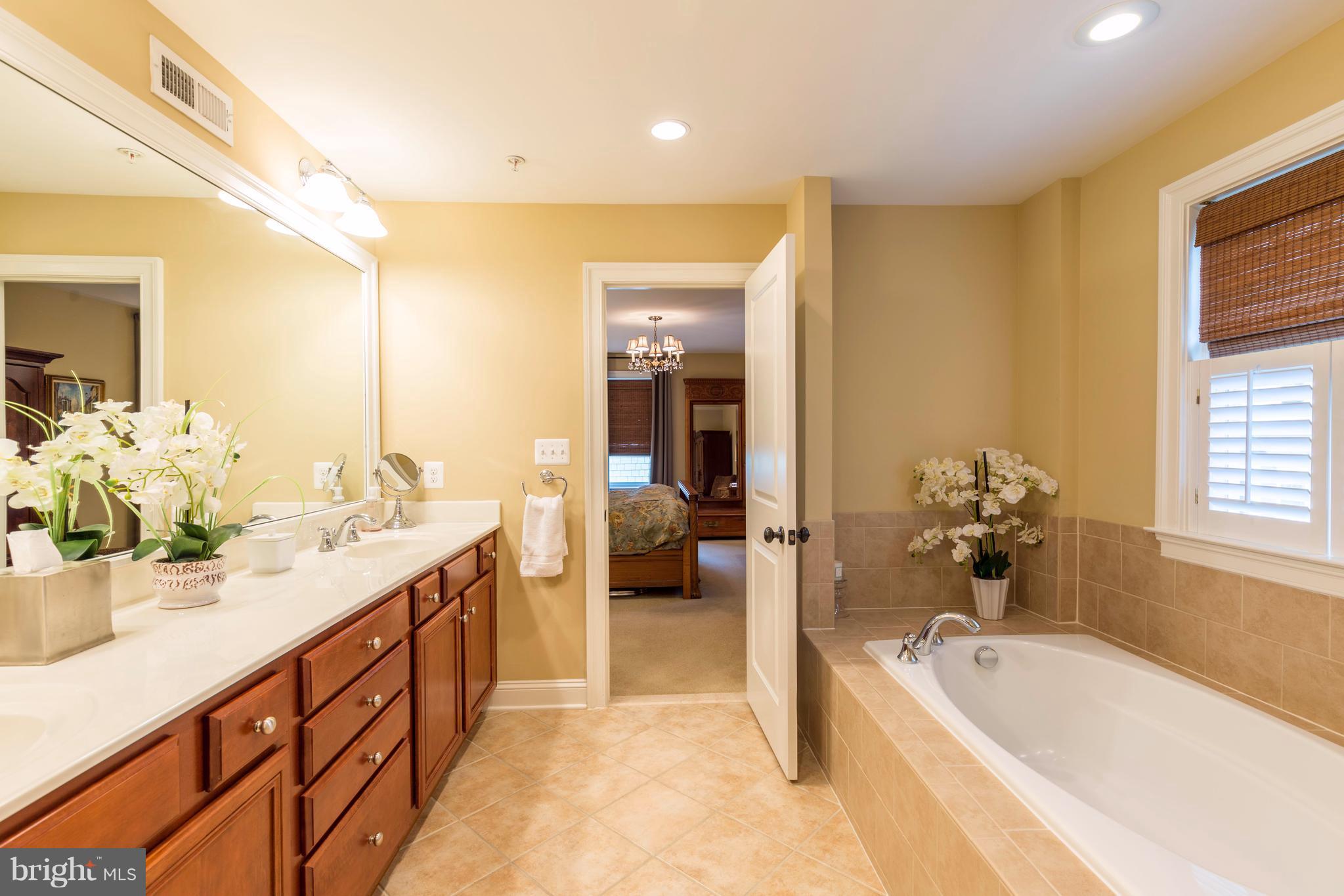 8815 Courts Way Silver Spring, MD 20910 - Photo 21 of 30 Double Vanity, Soaking Tub & Seperate Shower