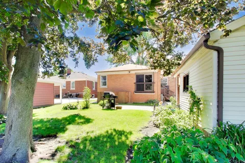 $524,999 | 479 North Elm Avenue, Elmhurst, IL 60126