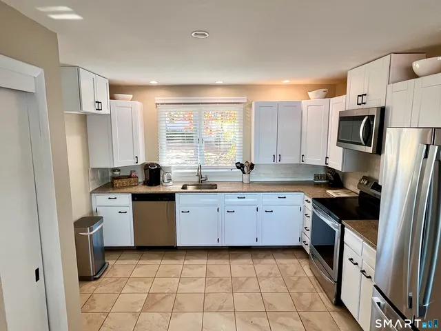 $1,399,900 | 105 Fenwood Drive, Old Saybrook, CT 06475