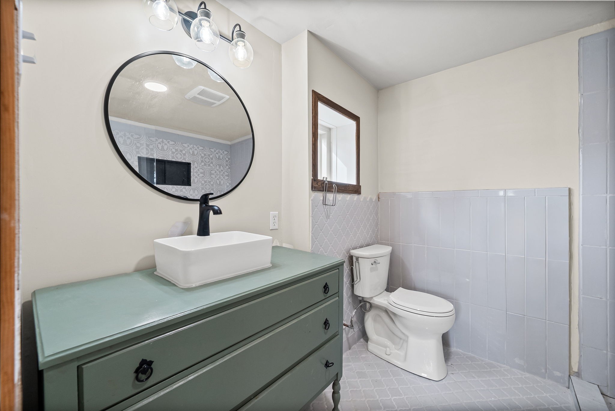 3012 Cox Mill Road Hopkinsville, KY 42240 - Photo 21 of 37 a bathroom with a toilet a sink and mirror