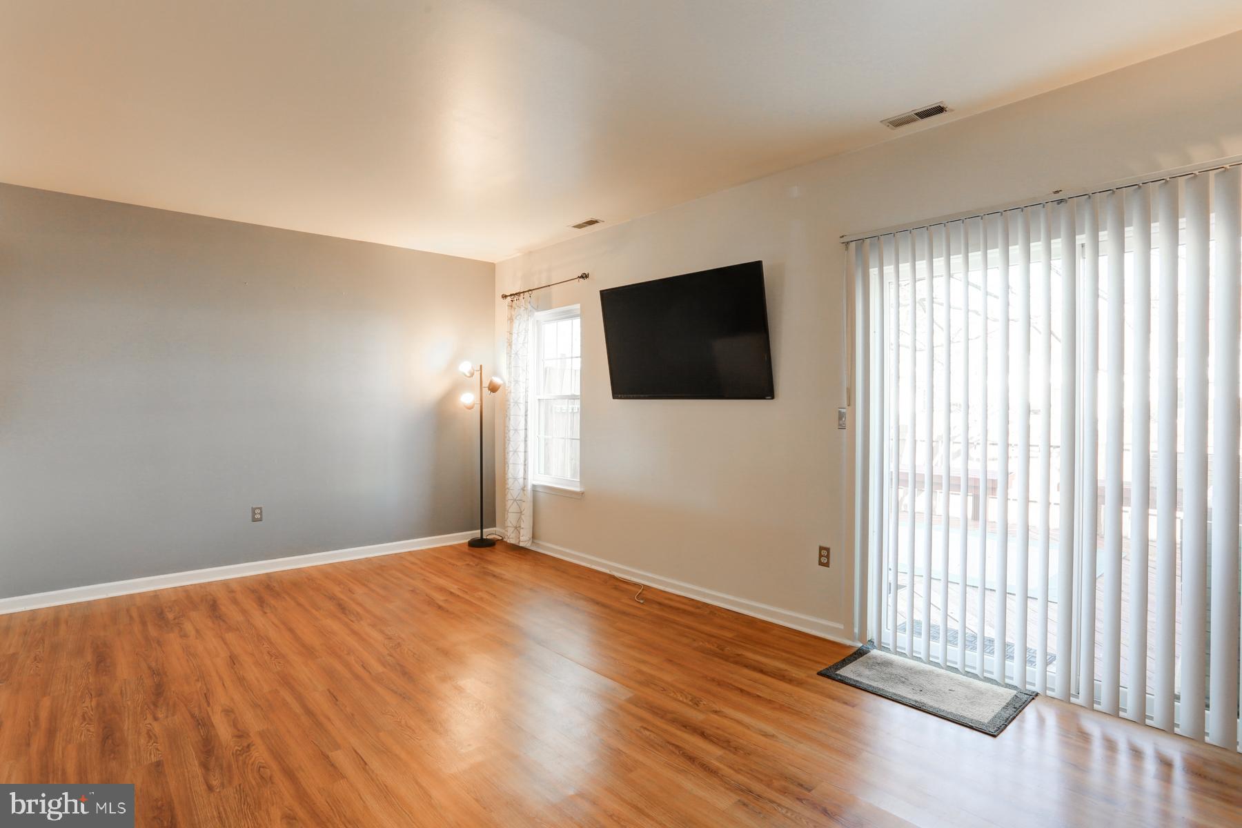 1149 Pond Road Harrisburg, PA 17111 - Photo 8 of 34 Gallery Image 8