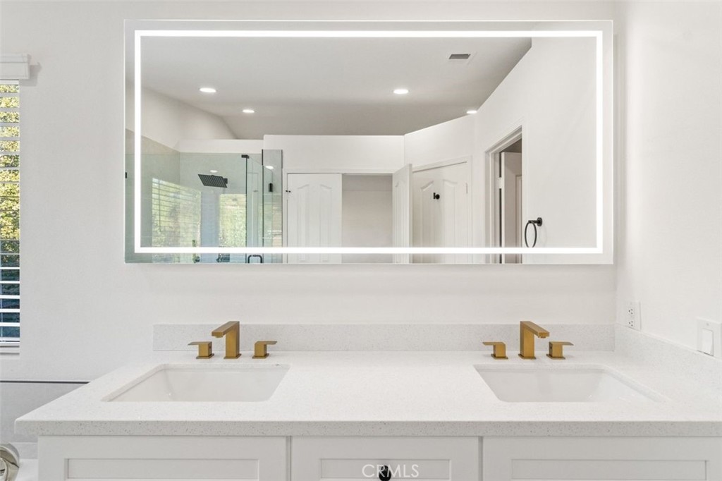 14439 Grandifloras Road Canyon Country, CA 91387 - Photo 24 of 44 master bathroom