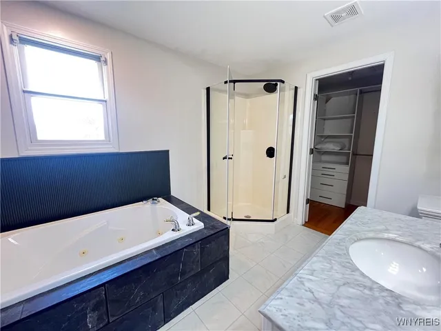 $489,000 | 5992 Shoreham Drive, Hamburg, NY 14085