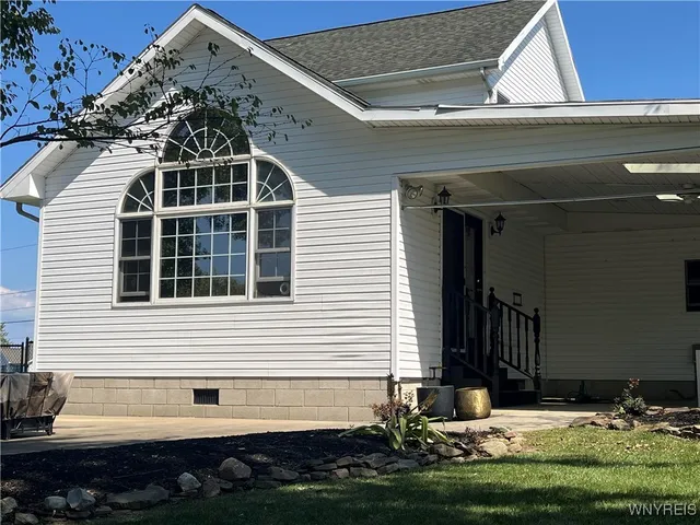 $489,000 | 5992 Shoreham Drive, Hamburg, NY 14085